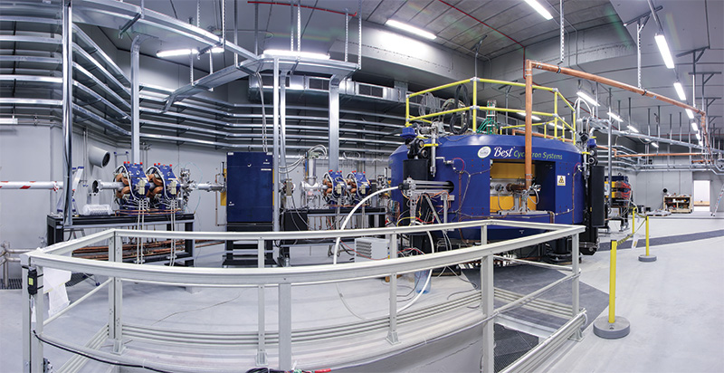 Il ciclotrone SPES, un acceleratore circolare di protoni, operativo presso i Laboratori Nazionali di Legnaro dell’INFN per esperimenti di fisica nucleare e per la produzione di radiofarmaci.